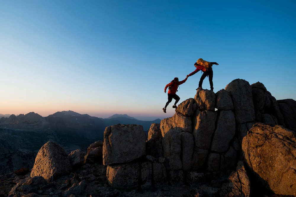 秋高气爽登山去!南京太乙堂中医院助您科学运动强体质
